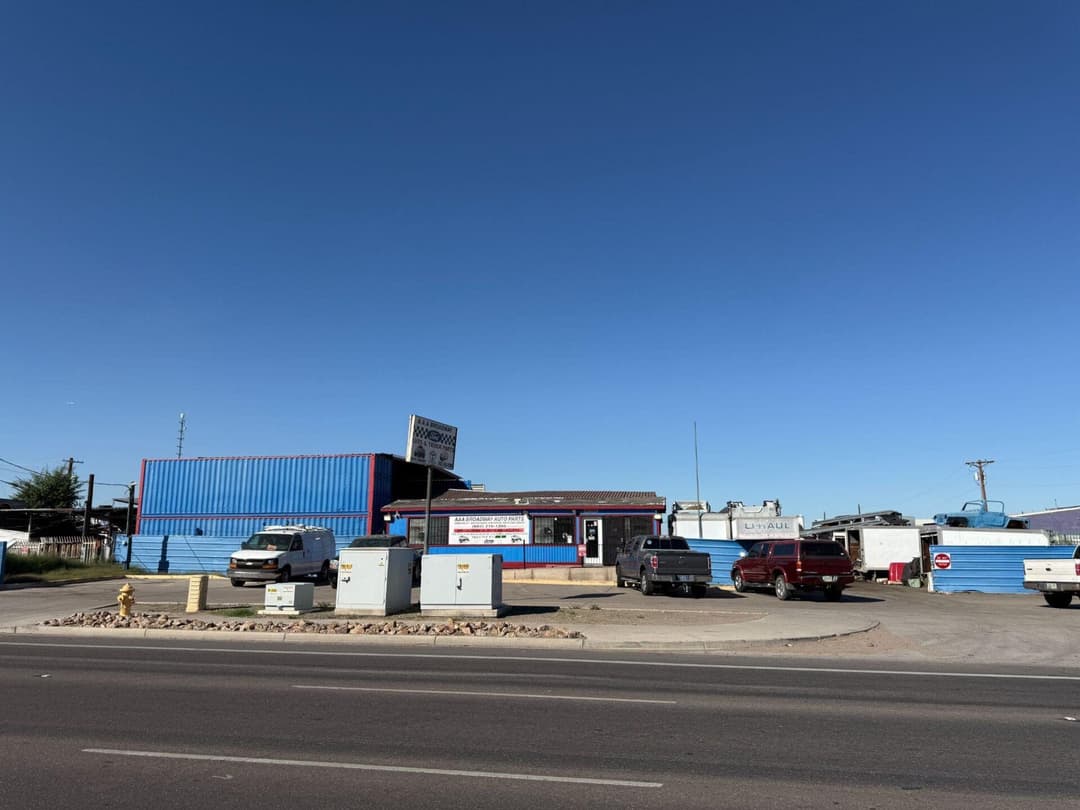 Image of 2002 W Broadway Rd Property