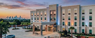 Navigating the Great Divide: A Reality Check for U.S. Hotel Investors image